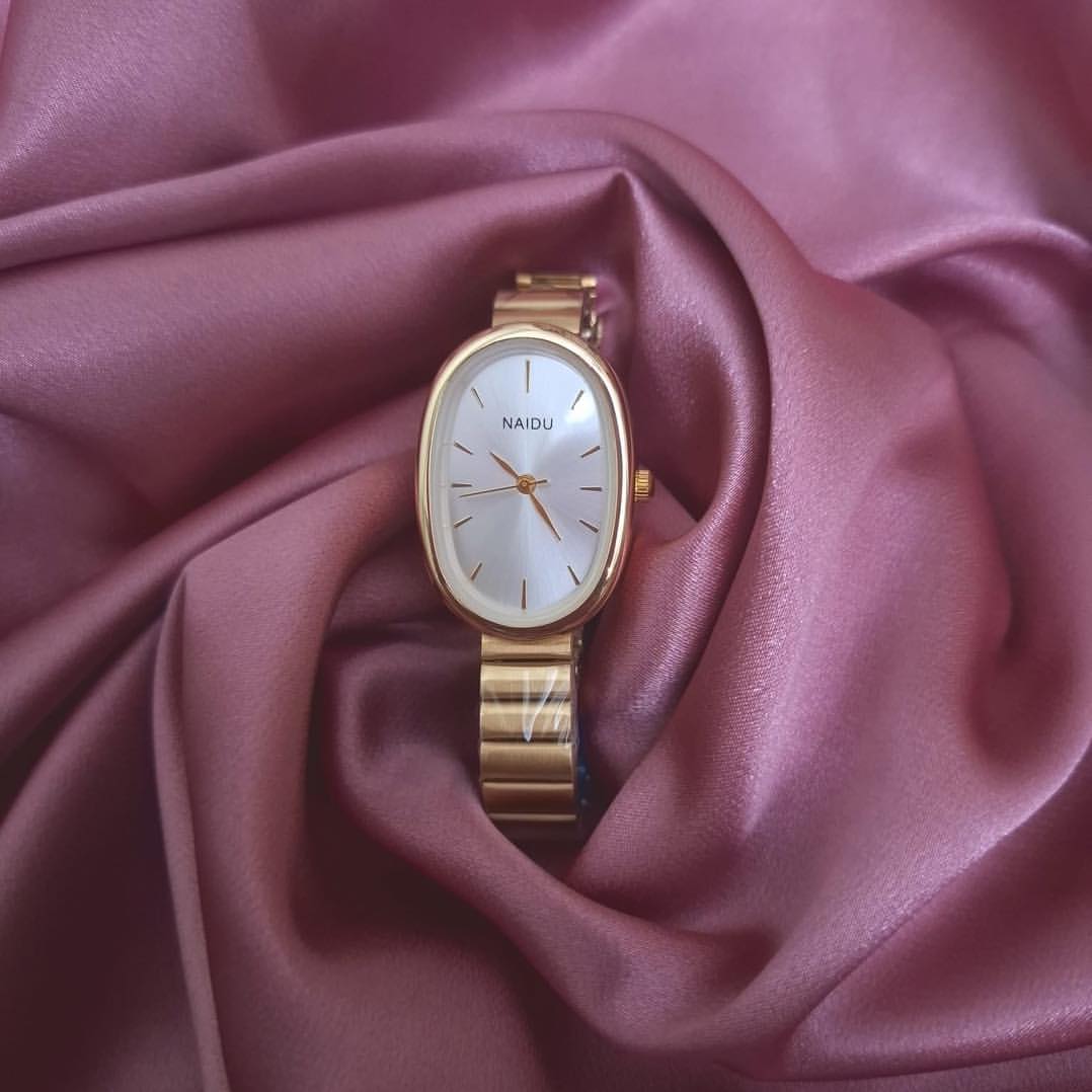 NAIDU - Elegant Teardrop Quartz Oval Watch – Golden-White