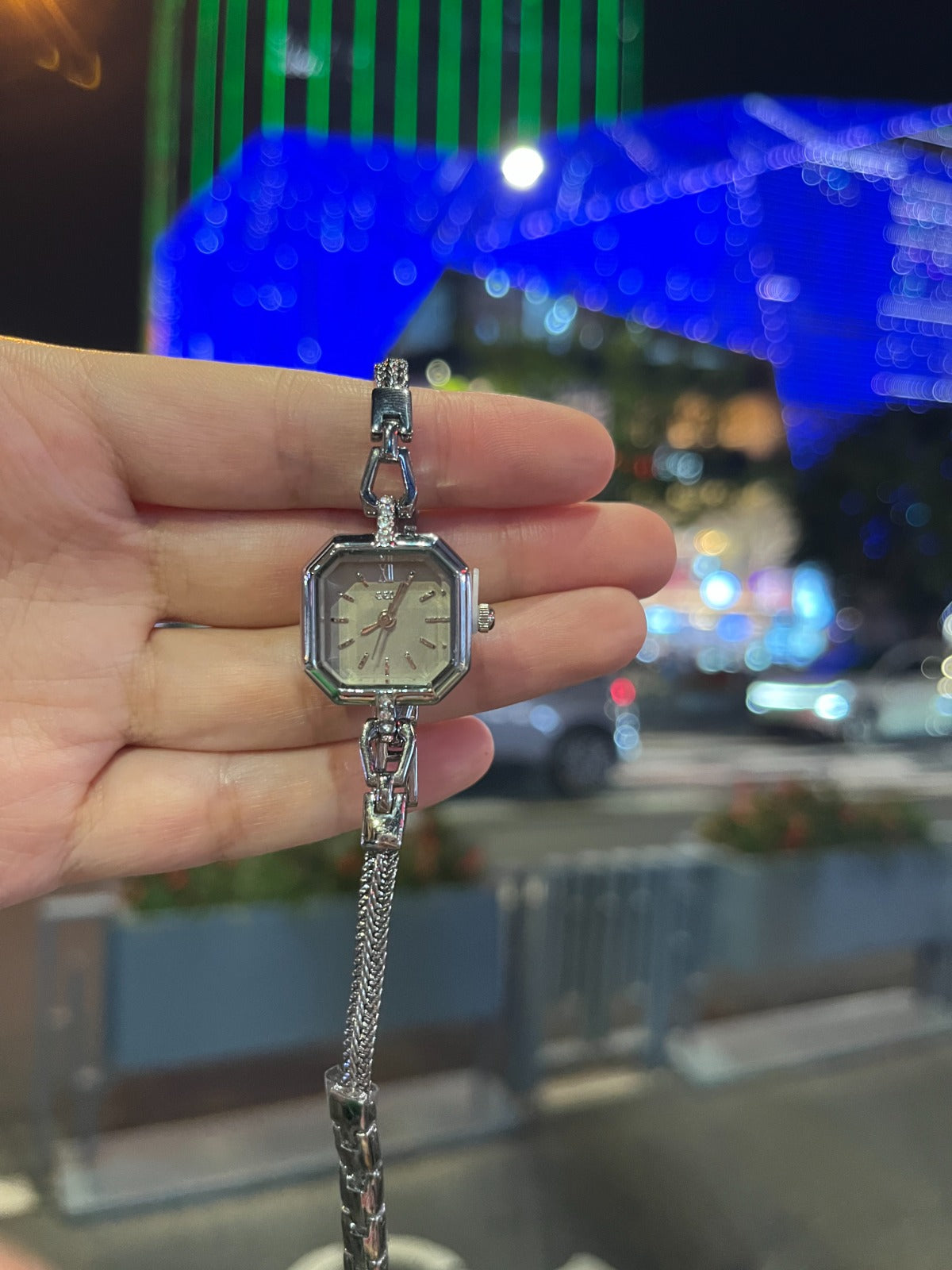 GEDI Elegant Teardrop Watch – Silver