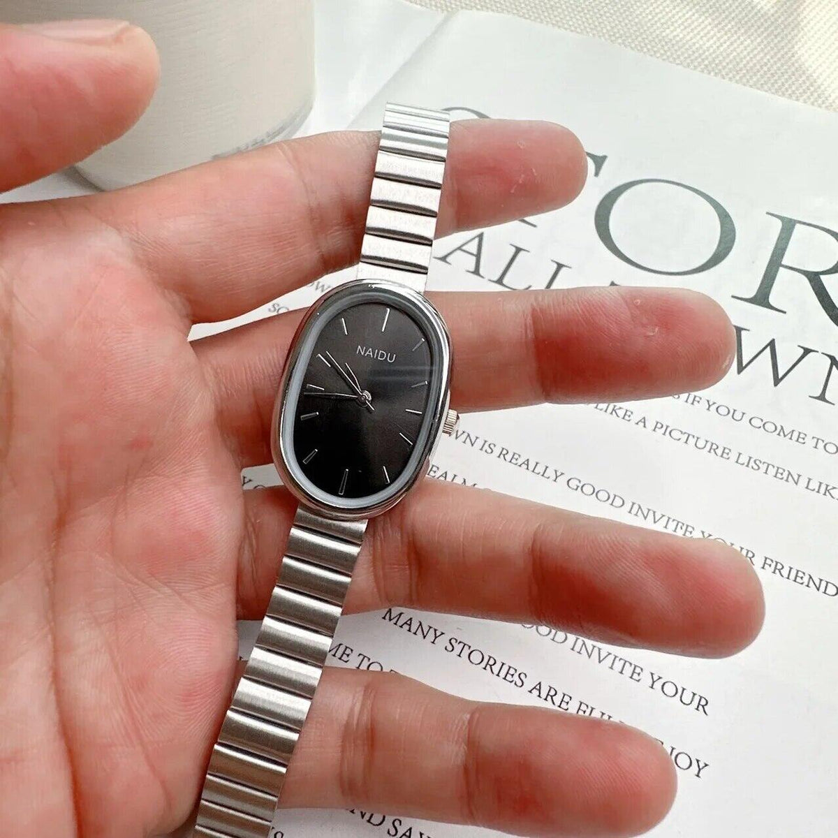 NAIDU - Elegant Teardrop Quartz Oval Watch – Silver-Black