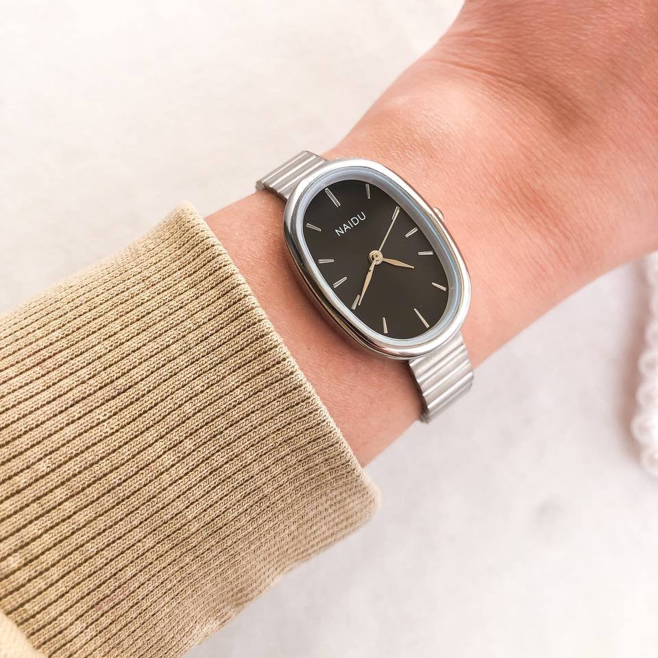 NAIDU - Elegant Teardrop Quartz Oval Watch – Silver-Black