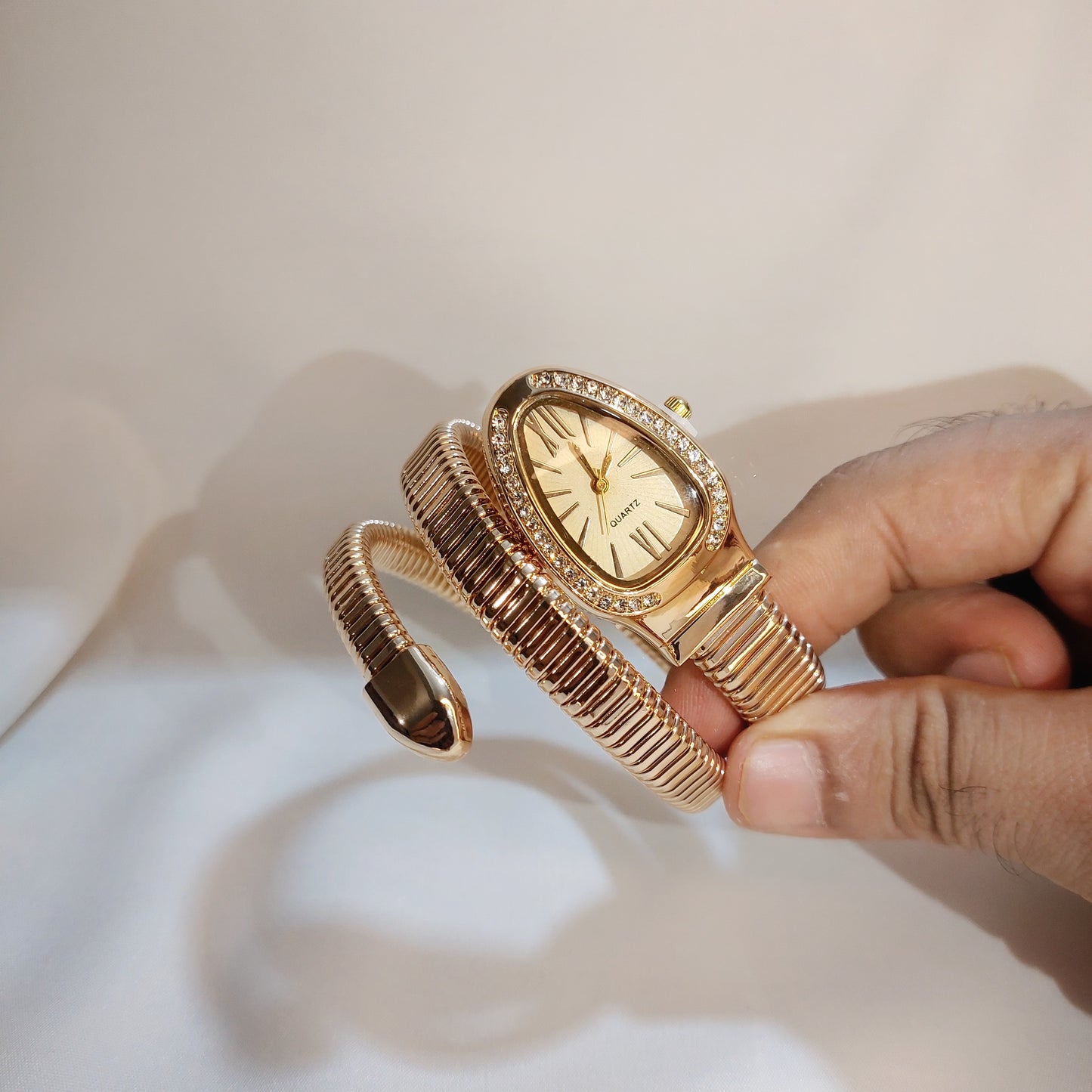 QUARTZ- Three Circle Bracelet Style Snake Watch (Gold-Plane Style)