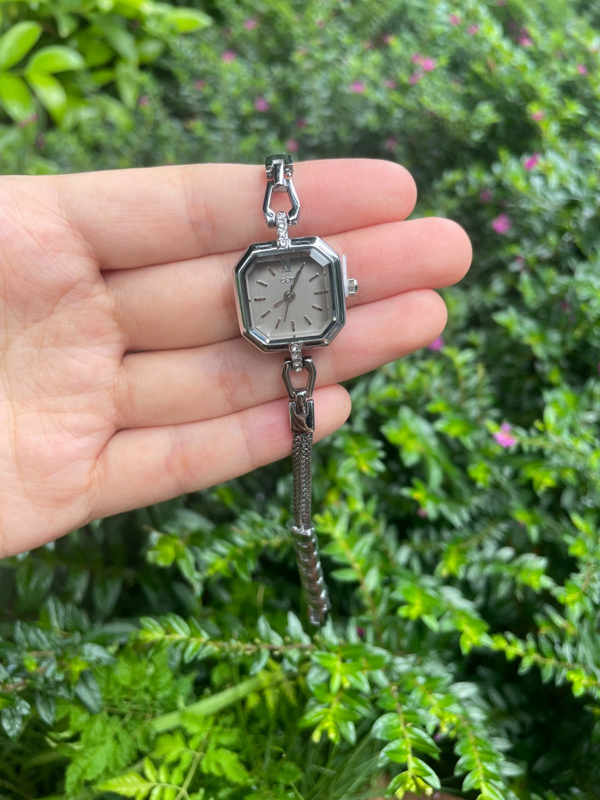 GEDI Elegant Teardrop Watch – Silver