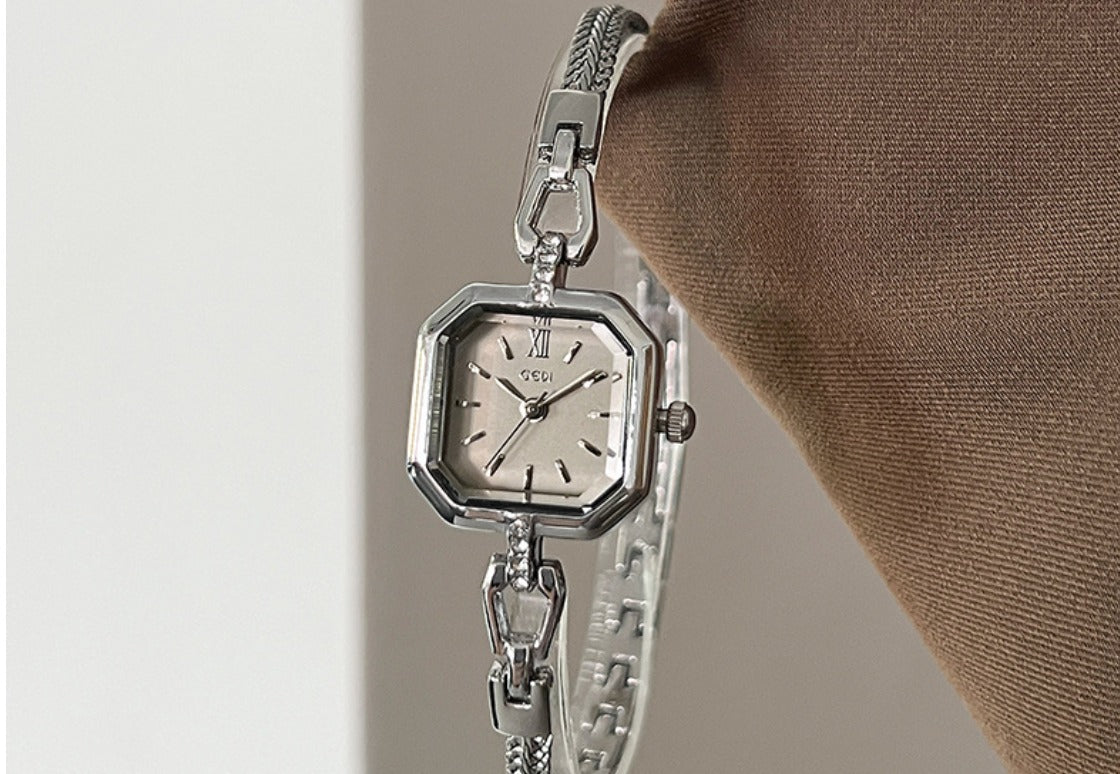 GEDI Elegant Teardrop Watch – Silver