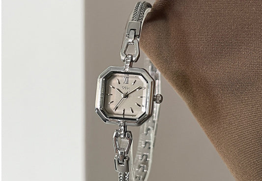 GEDI Elegant Teardrop Watch – Silver