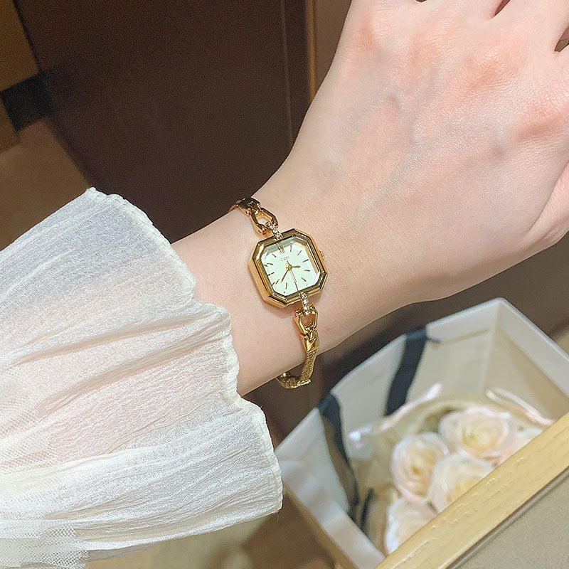 GEDI Elegant Teardrop Watch – Gold