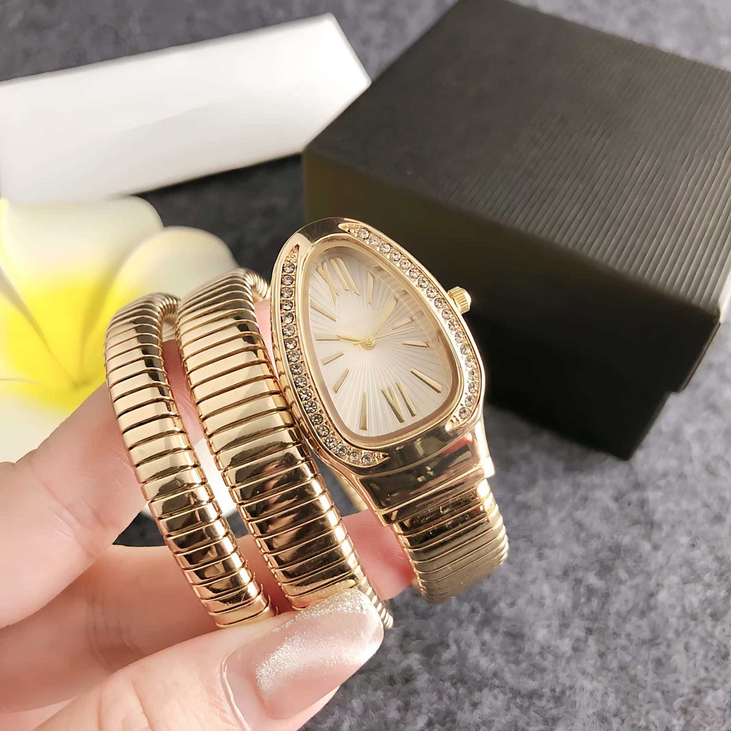 QUARTZ- Three Circle Bracelet Style Snake Watch (Gold-Plane Style)