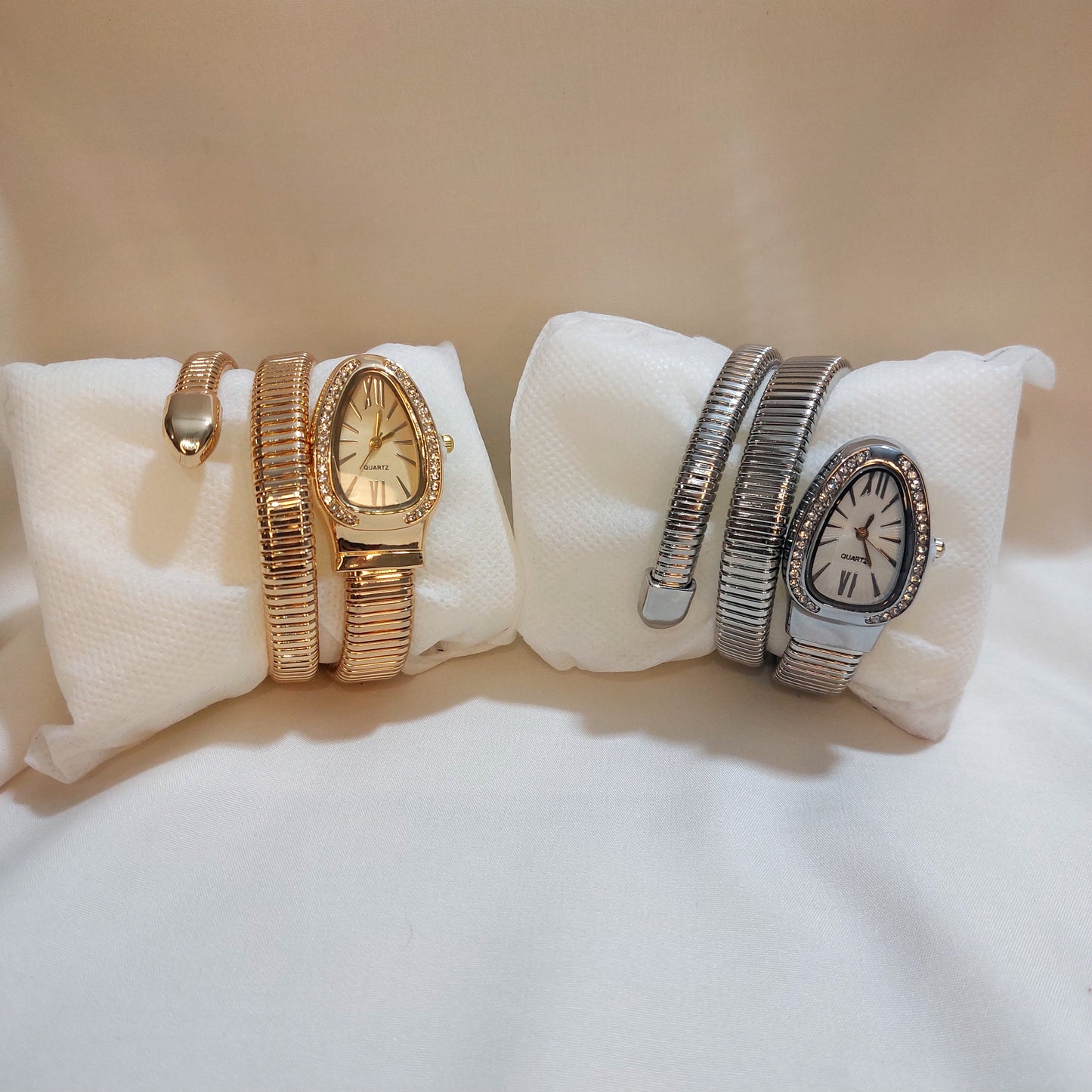 QUARTZ- Three Circle Bracelet Style Snake Watch (Gold-Plane Style)