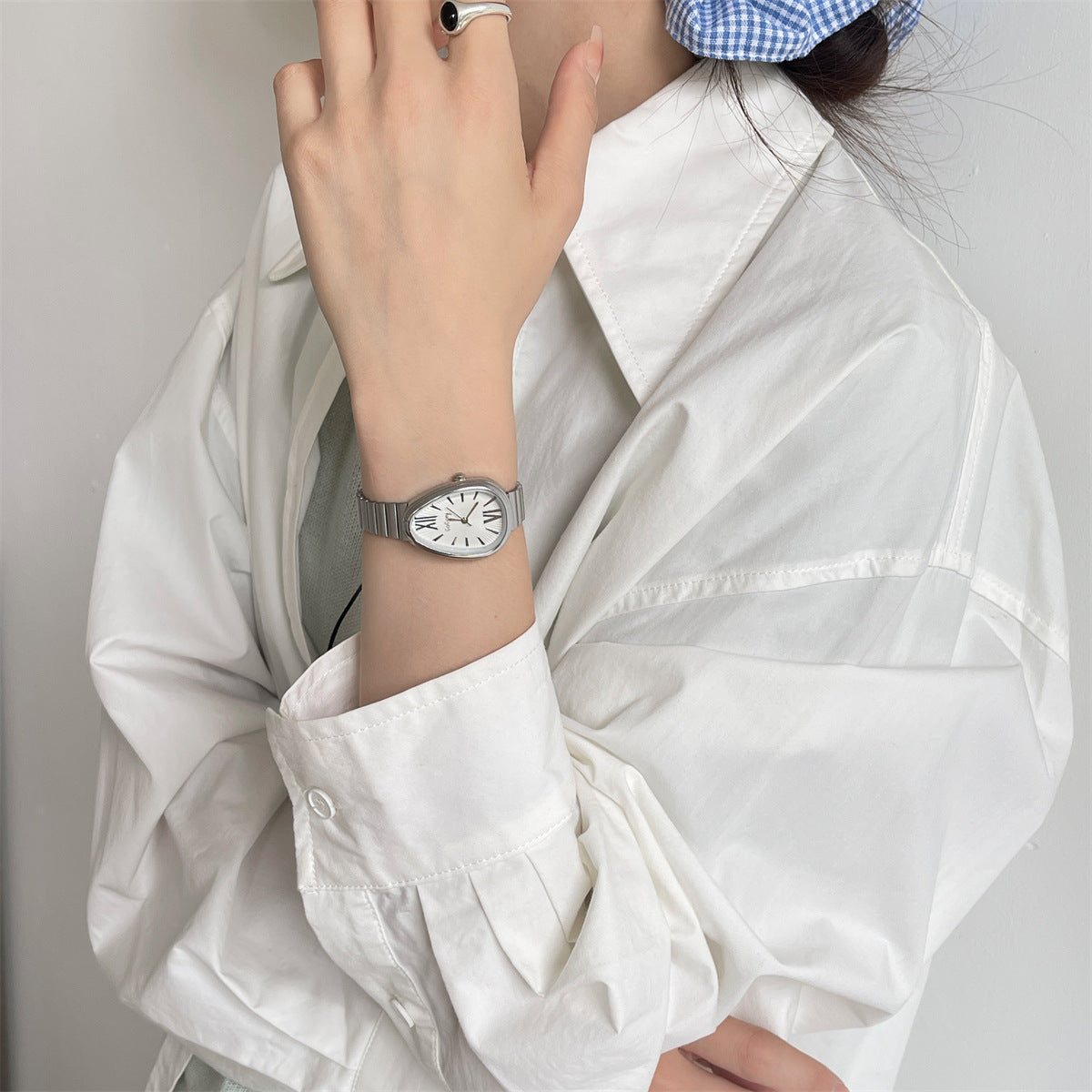 GOGOey Elegant Teardrop Quartz Watch – Silver Combo Set