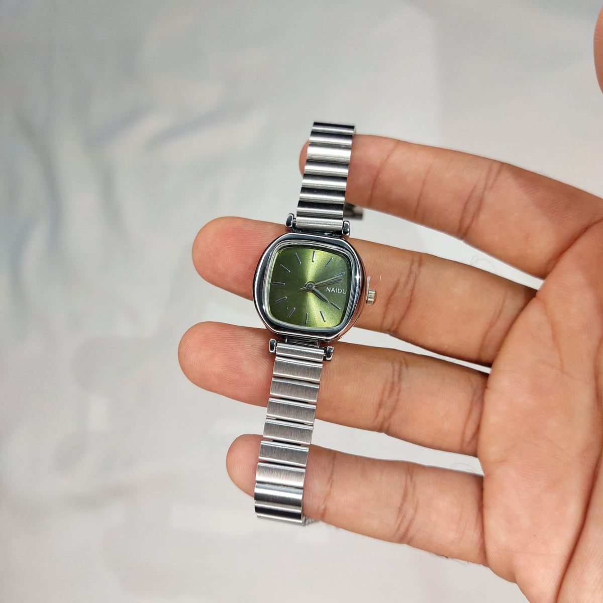 NAIDU – Elegant Square Quartz Watch - Green