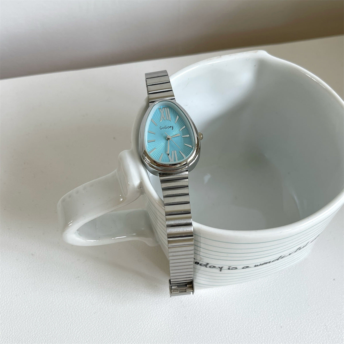 GOGOey Elegant Teardrop Quartz Watch – Silver-Ocean Blue